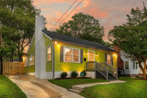 Stylish 4BR Haven: Serene Backyard and Fire Pit